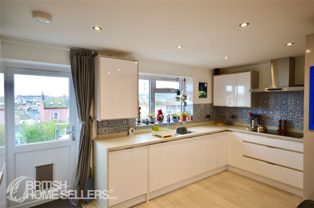 Property photo 3 of 21 Picture No. 14