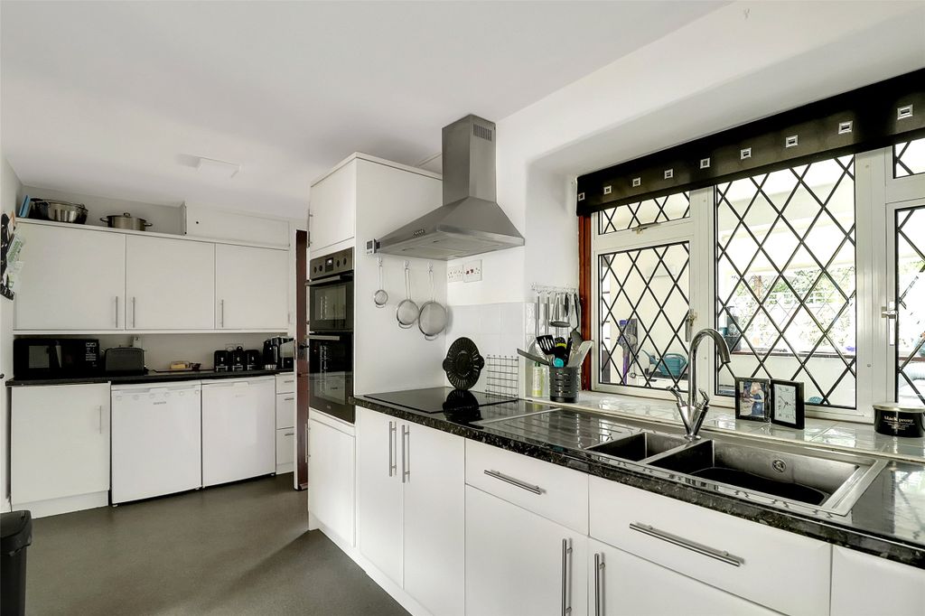 Property photo 3 of 23 3 - Picture No. 04