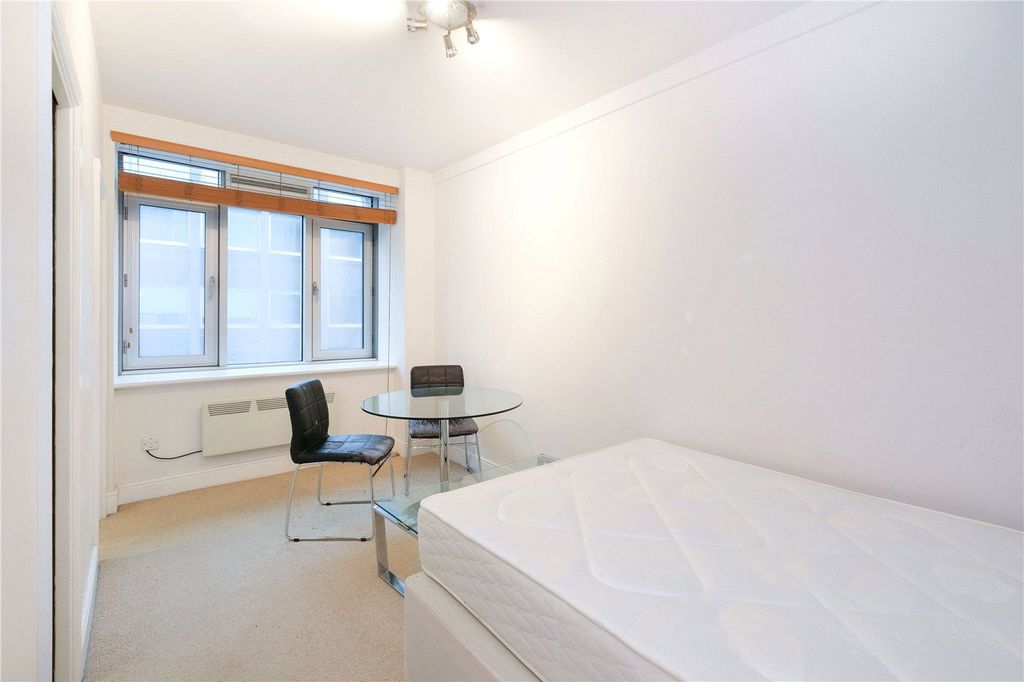 Property photo 3 of 9 Picture No. 01
