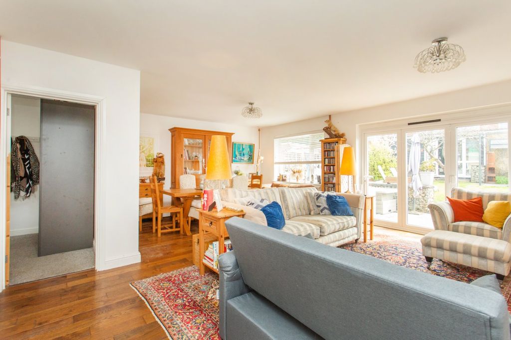 Property photo 2 of 23 Picture 2