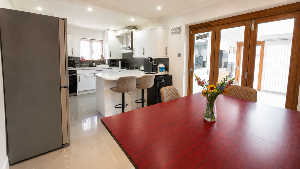 Property photo 2 of 25 Kitchen Diner