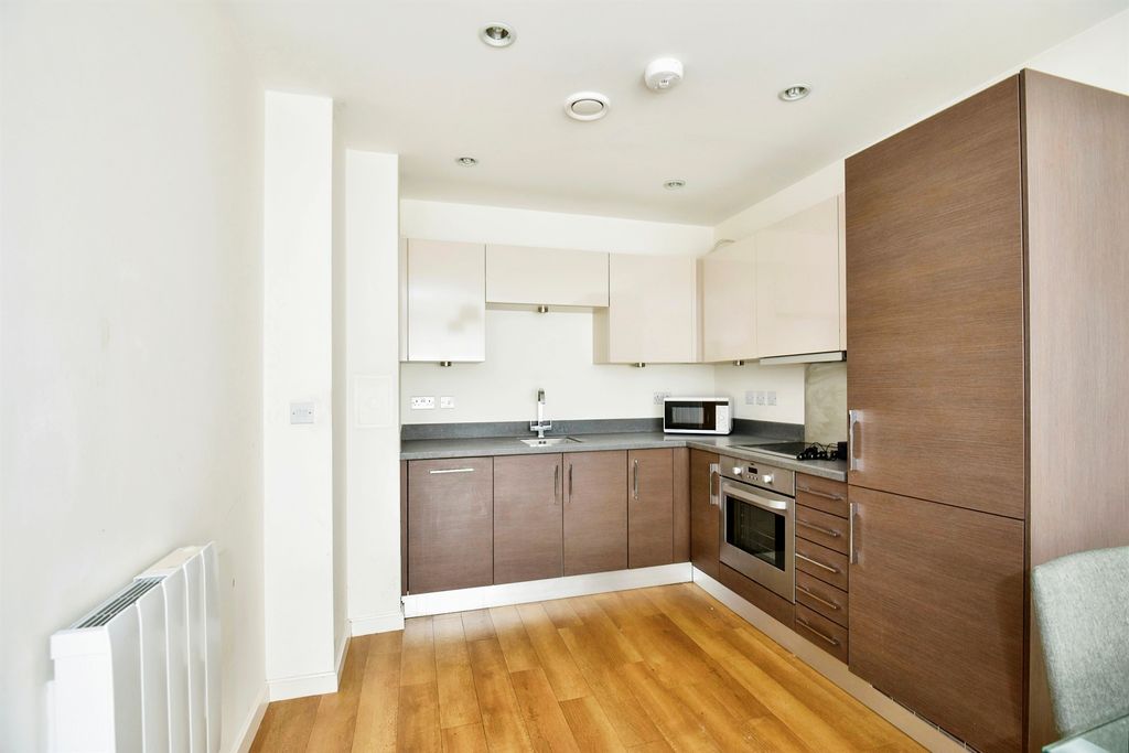 Property photo 2 of 9