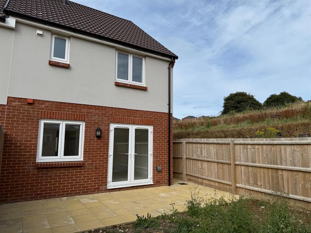Property photo 2 of 13 Plot 472 Rear.Jpeg
