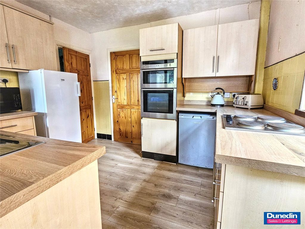 Property photo 3 of 15 Picture No. 10