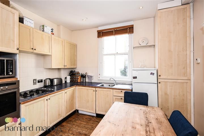 Property photo 3 of 8 Kitchen
