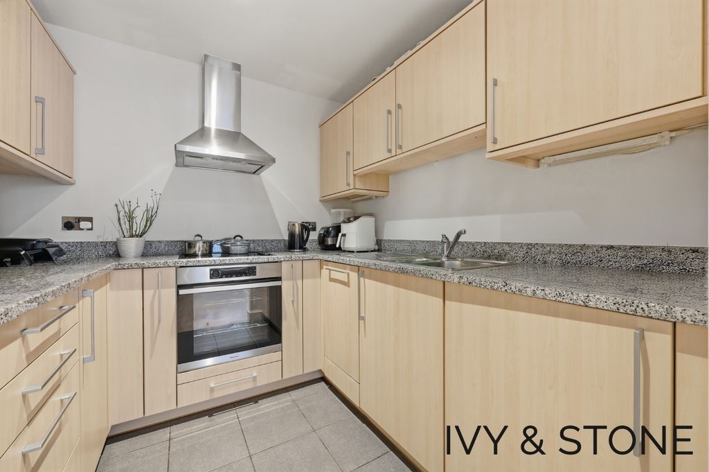 Property photo 3 of 11 4675864