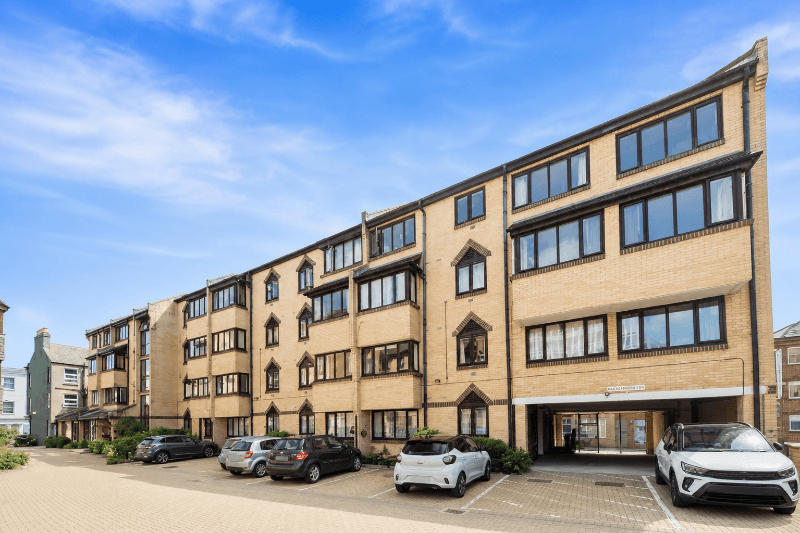 Property photo 1 of 12 One Bedroom Retirement Flat For Sale