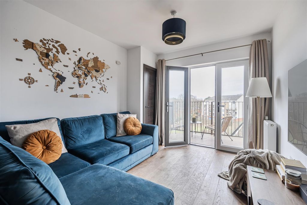 Property photo 2 of 22 1417904-16-6995B88F190Cf.Jpg