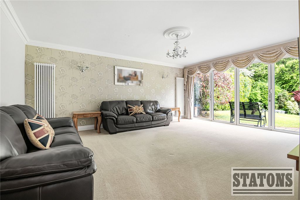 Property photo 2 of 27 Picture No. 21