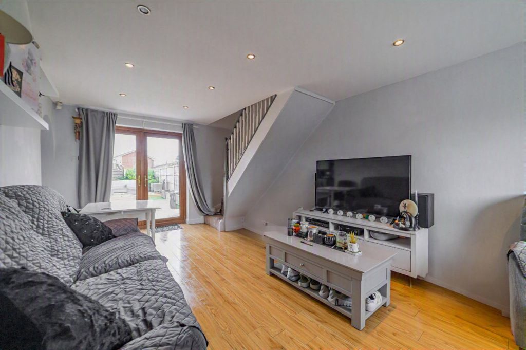 Property photo 2 of 13