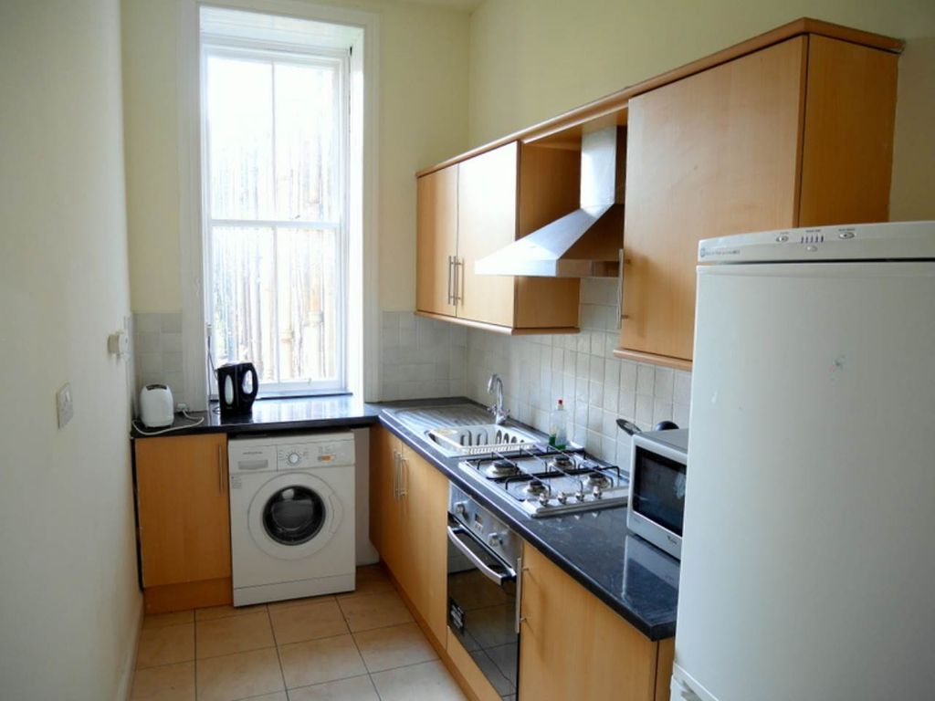Property photo 2 of 7 Kitchen