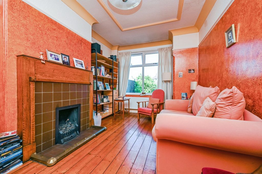 Property photo 2 of 13
