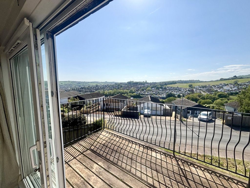 Property photo 1 of 19 1 - Balcony