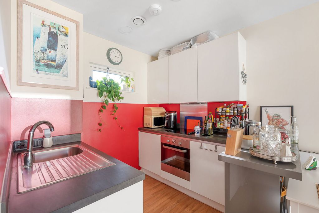 Property photo 3 of 20