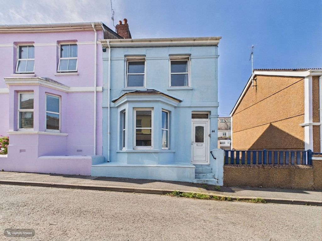 Property photo 1 of 18