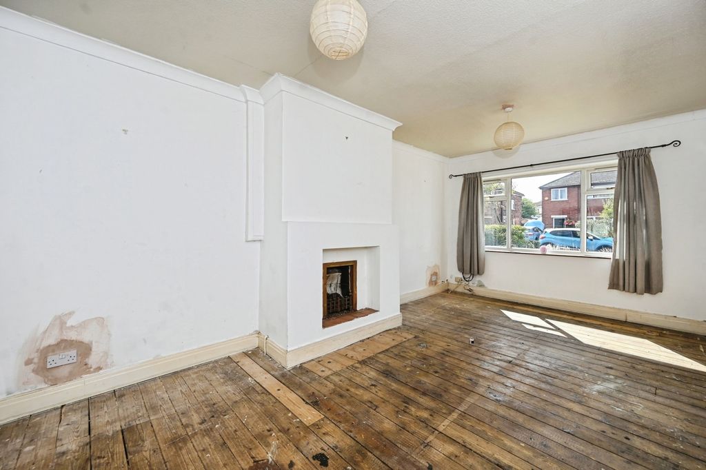 Property photo 3 of 16 Pbox-Img.Jpg