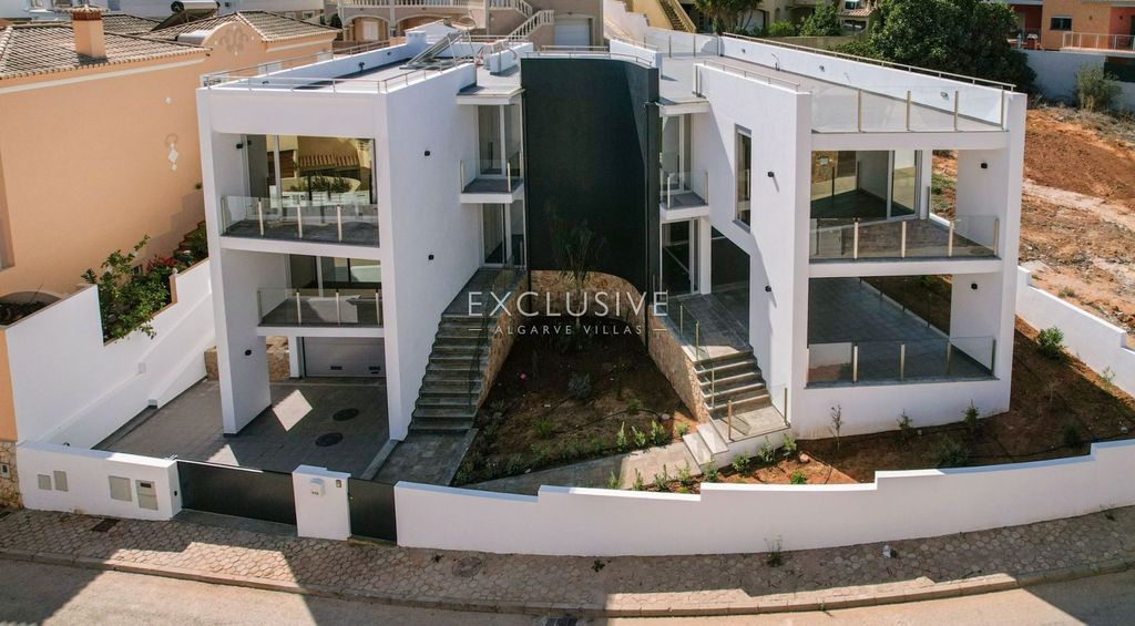 Property photo 2 of 32