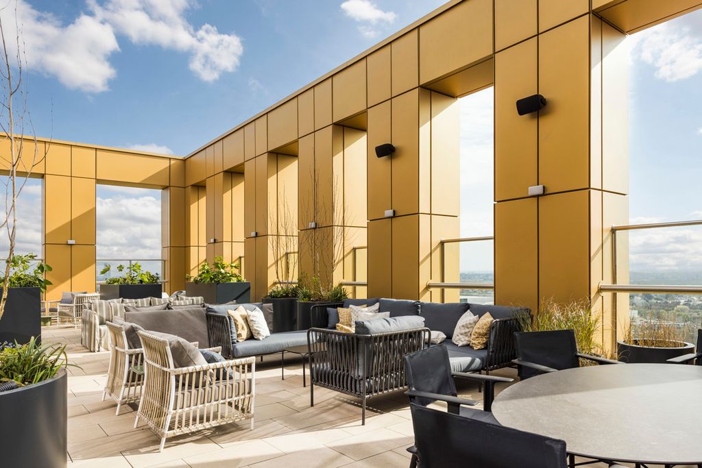 Property photo 3 of 19 Gq Glassworks Amenities (Best) (1) (1)