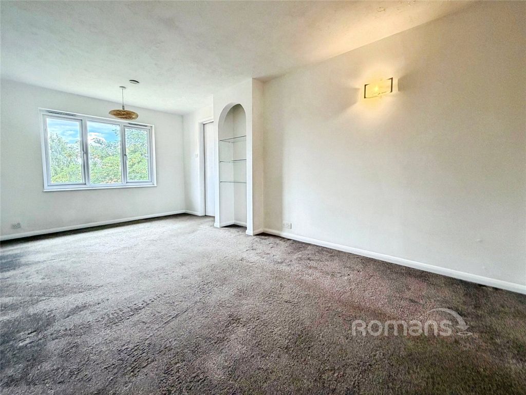 Property photo 2 of 16 Picture No. 12