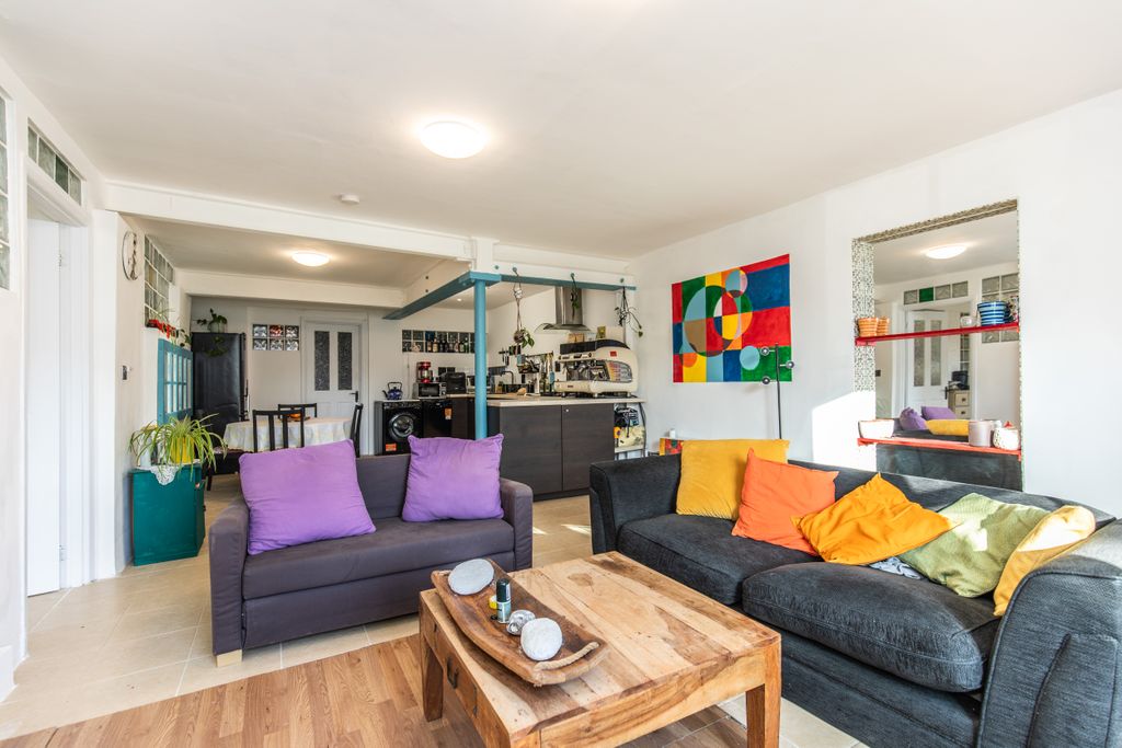 Additional image 13 of 2 bed flat for saleClarence Square, Brighton BN1