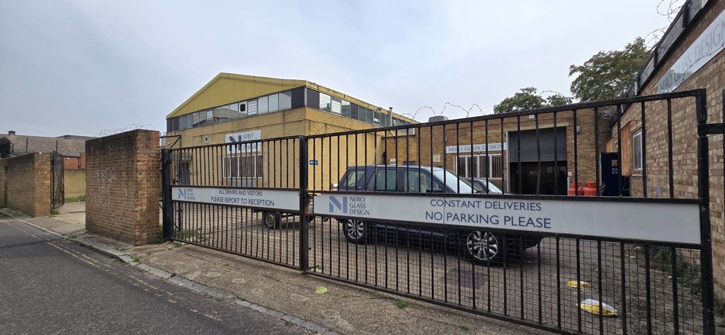 Property photo 3 of 13 93Fba90d37Ad4526B1E528F89Fea5Aca.Jpg