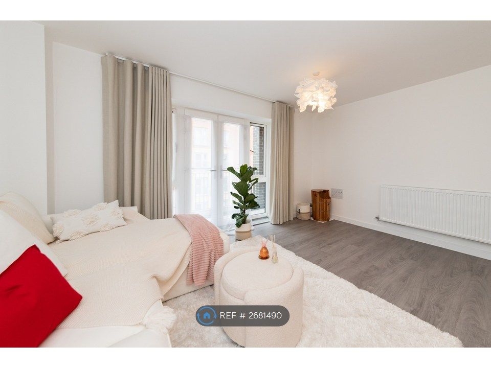 Property photo 2 of 13 Lounge