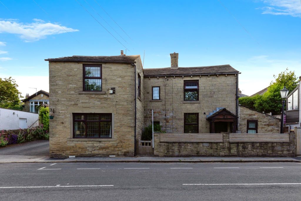 Property photo 2 of 17