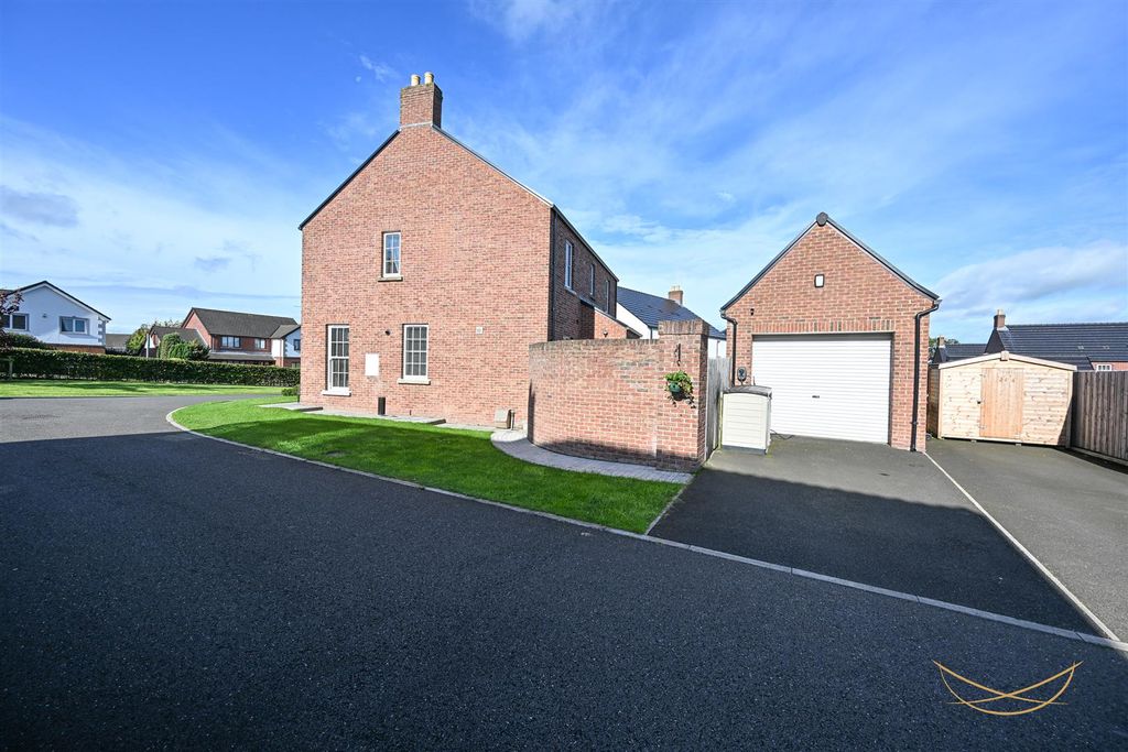 Property photo 3 of 48 Dhp-22.Jpg
