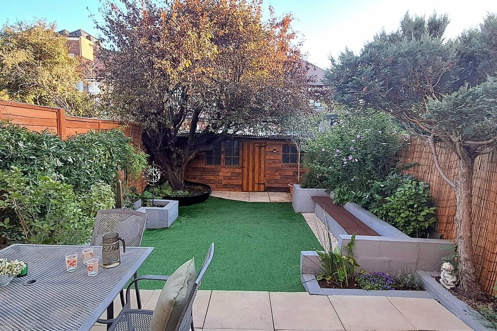 Property photo 3 of 28