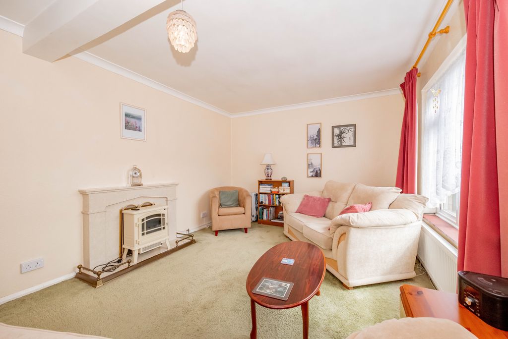 Property photo 3 of 17 Living Room
