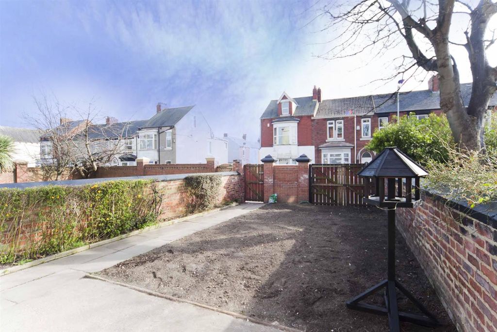 Property photo 3 of 47