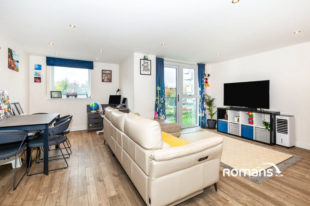 Property photo 3 of 9 Picture No. 11