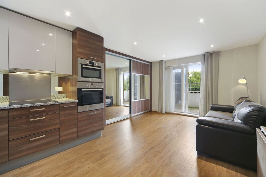 Property photo 2 of 10 Picture No. 05