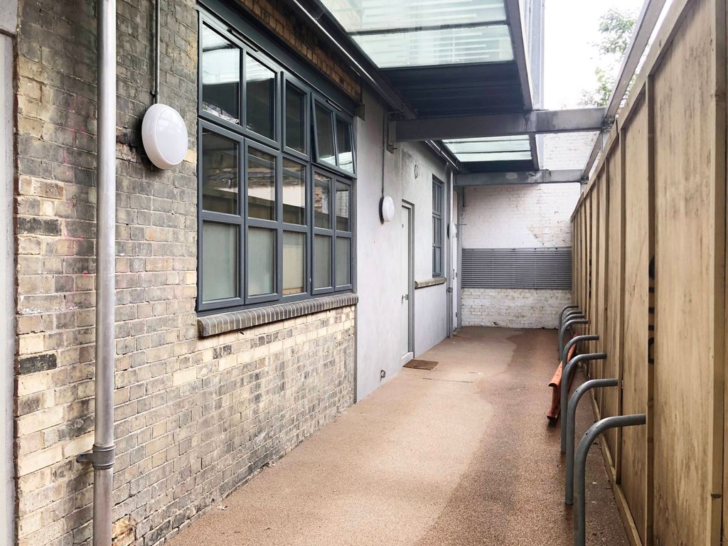 Property photo 1 of 2