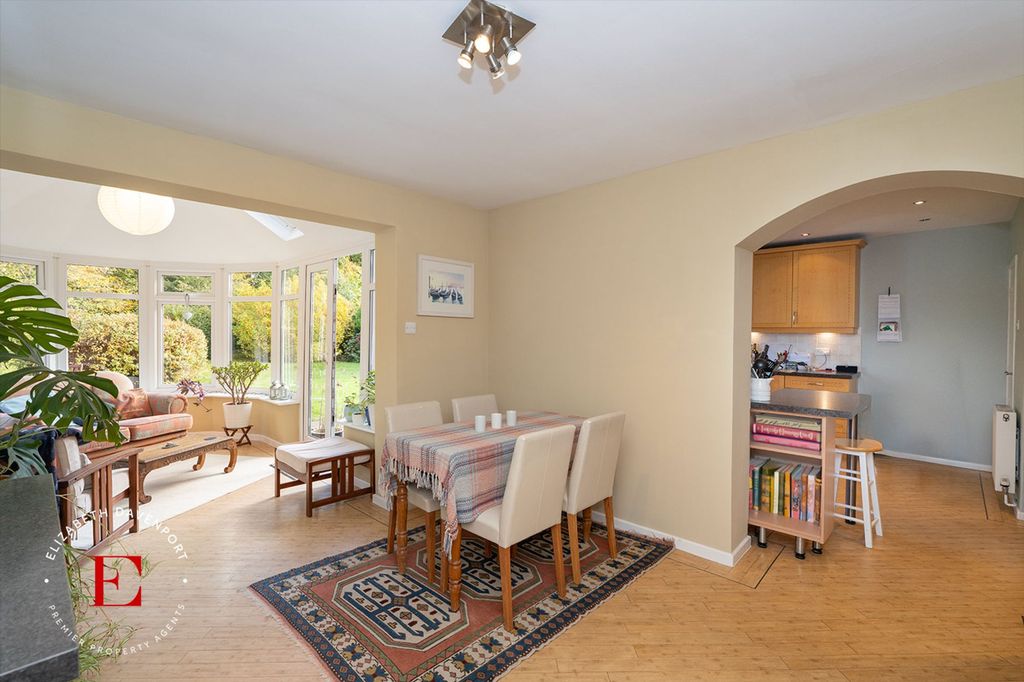 Property photo 2 of 27