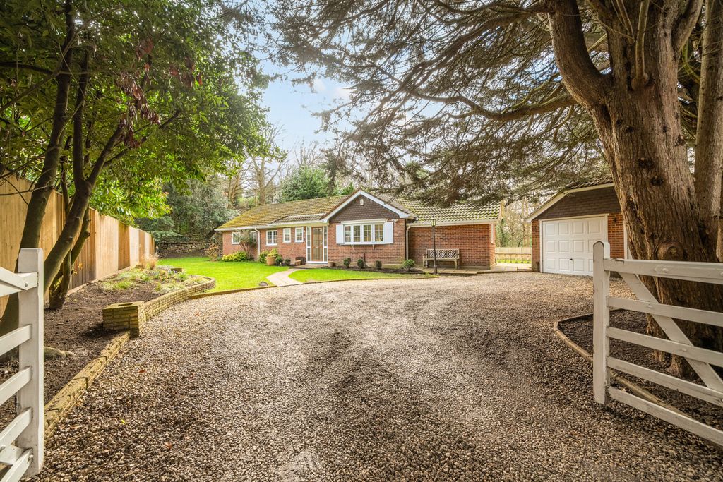 Property photo 1 of 20 1417090-15-699E3F...