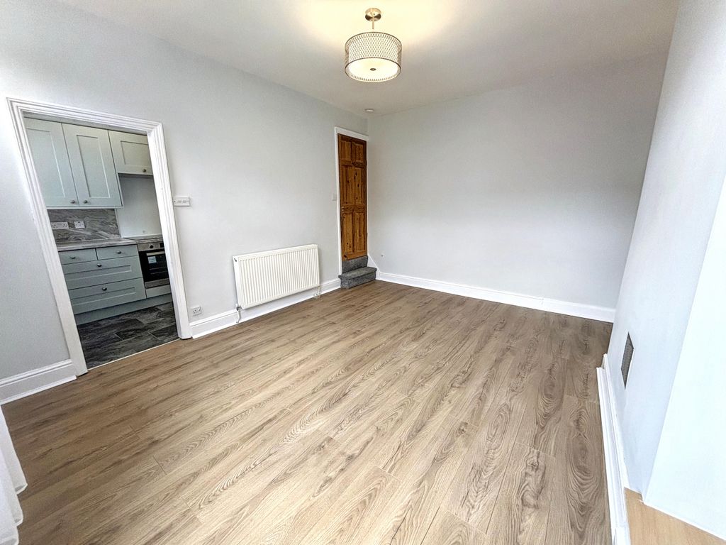 Property photo 3 of 11 Img_2121