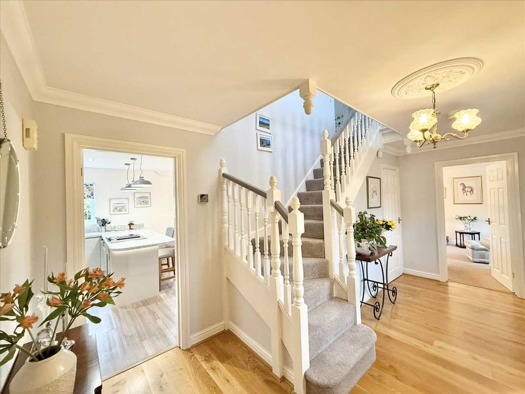 Property photo 2 of 33 Entrance Hallway