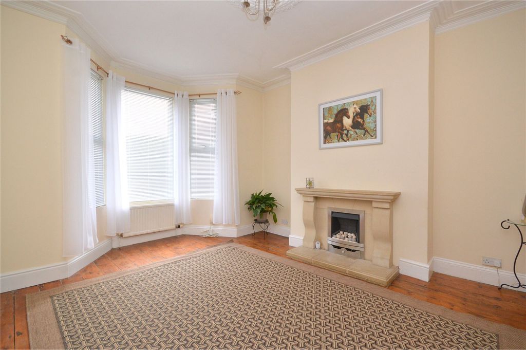 Property photo 2 of 14 Living Room