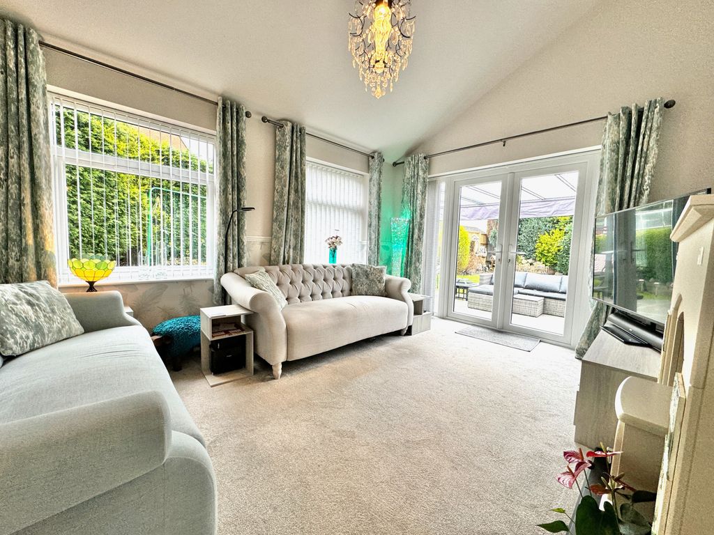 Property photo 2 of 28