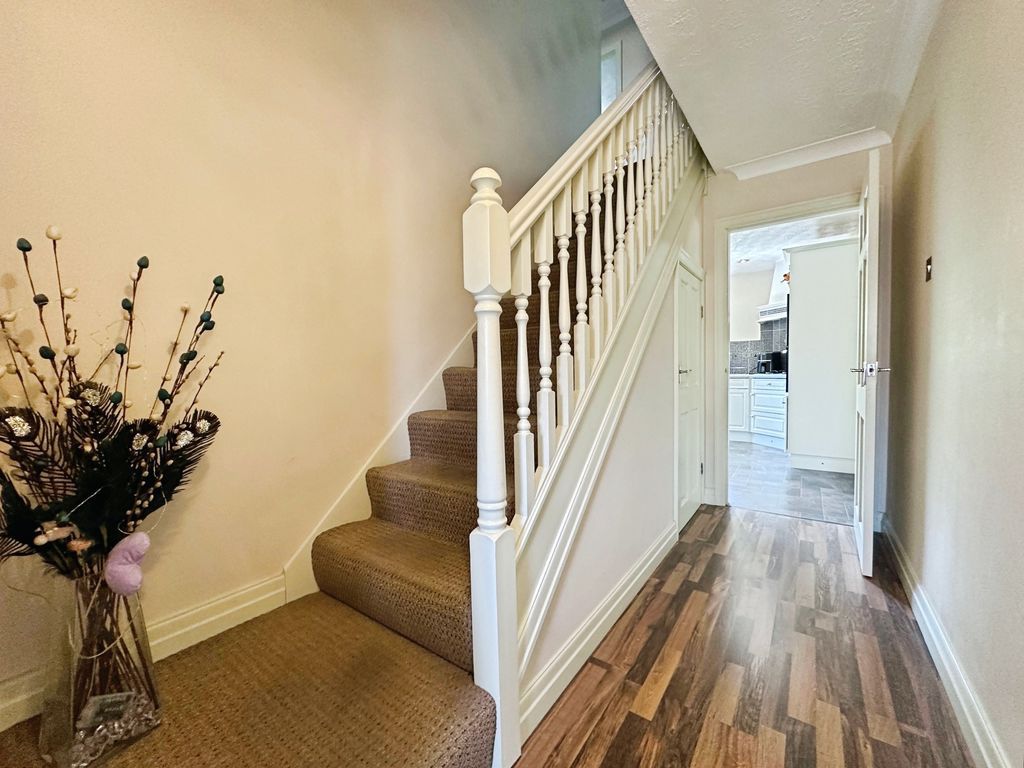 Property photo 2 of 32 Photo 36