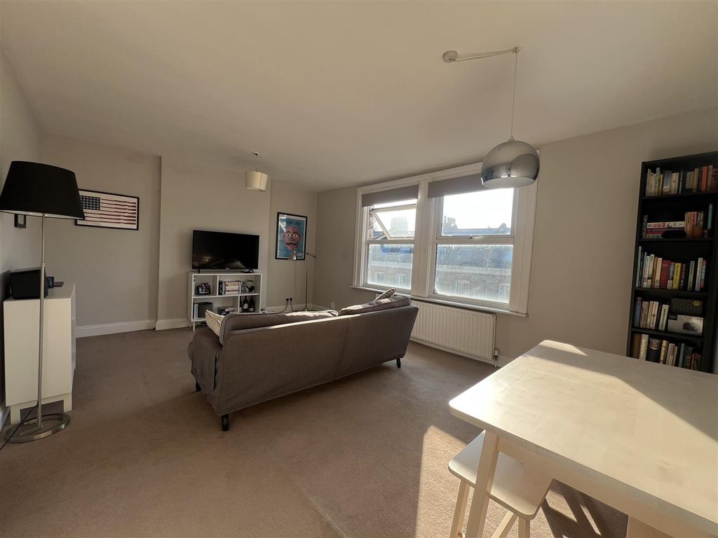 Property photo 1 of 6 Living Room