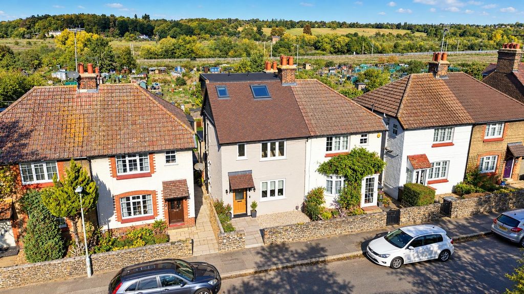 Property photo 1 of 33 Sunny Edwardian Street With Countryside Views.Png
