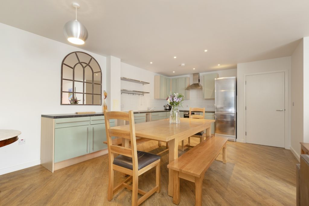 Property photo 2 of 14 Chambers Street 2...