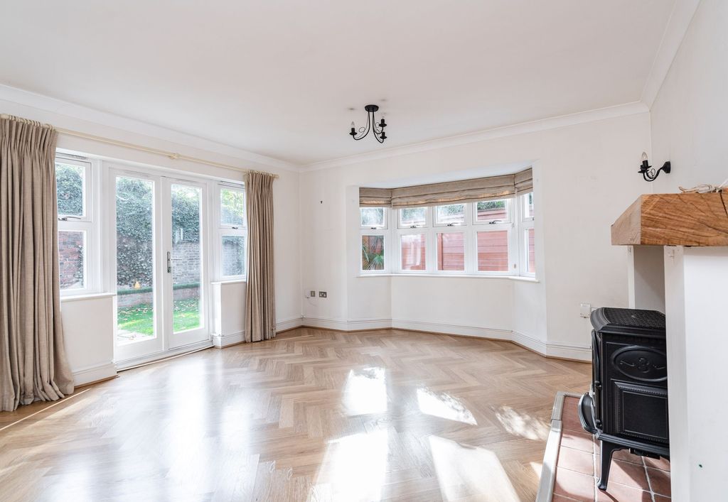 Property photo 3 of 20