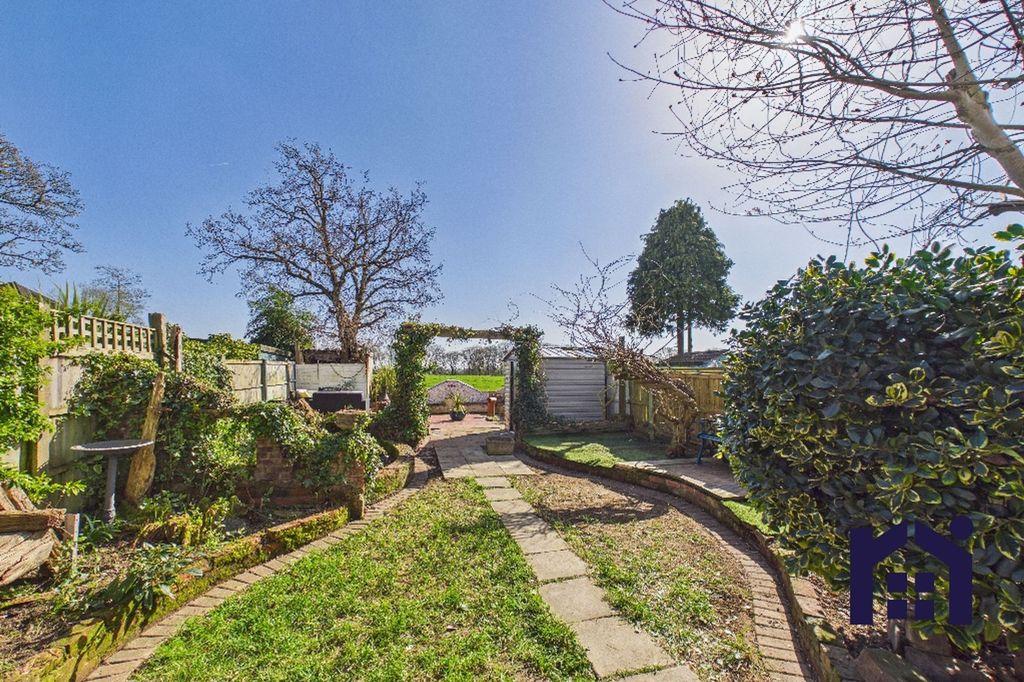 Property photo 3 of 26 Garden
