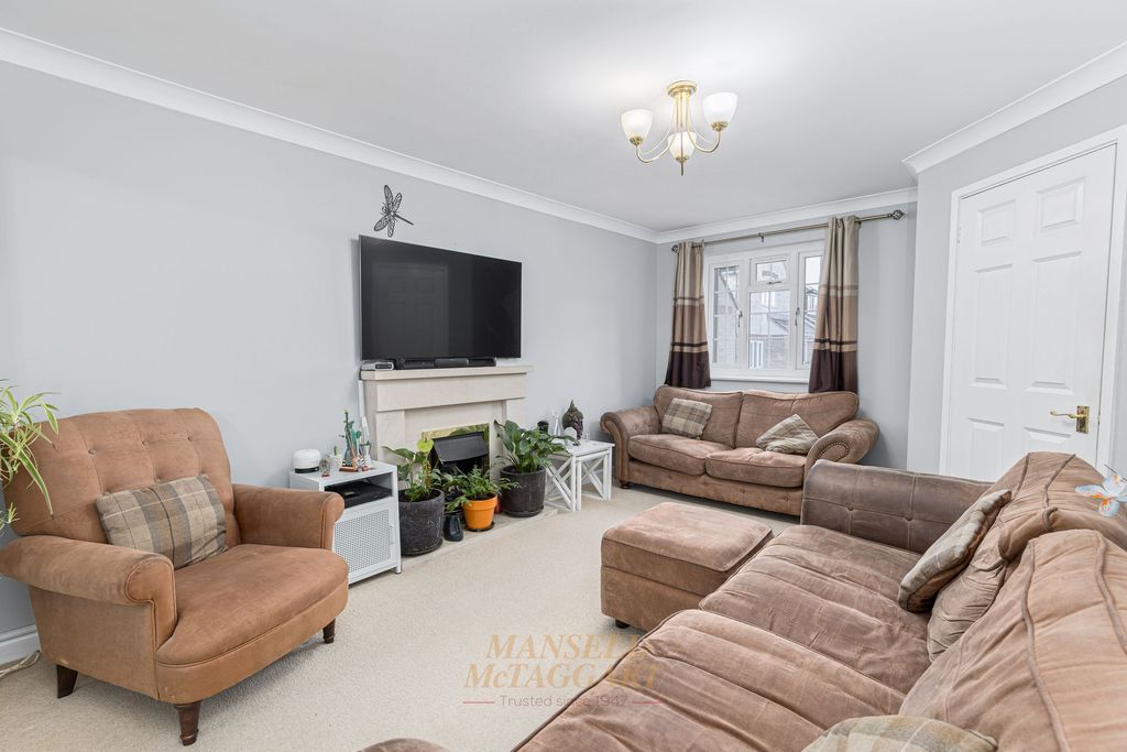 Property photo 2 of 26