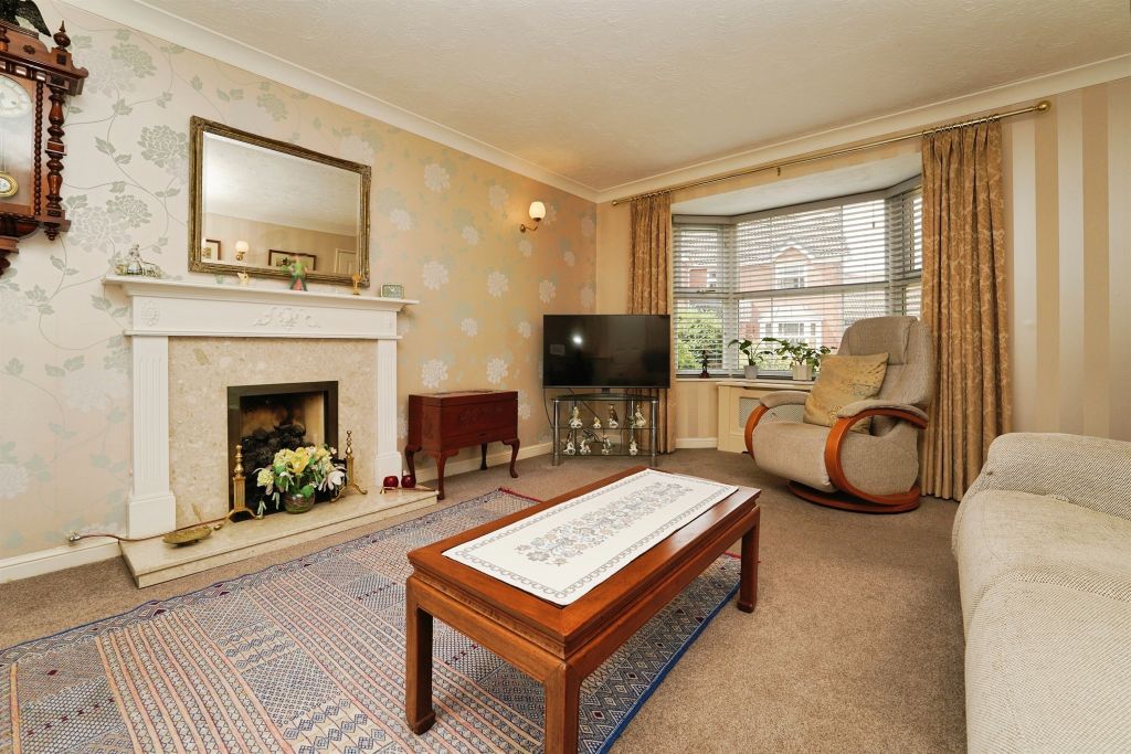 Property photo 2 of 33
