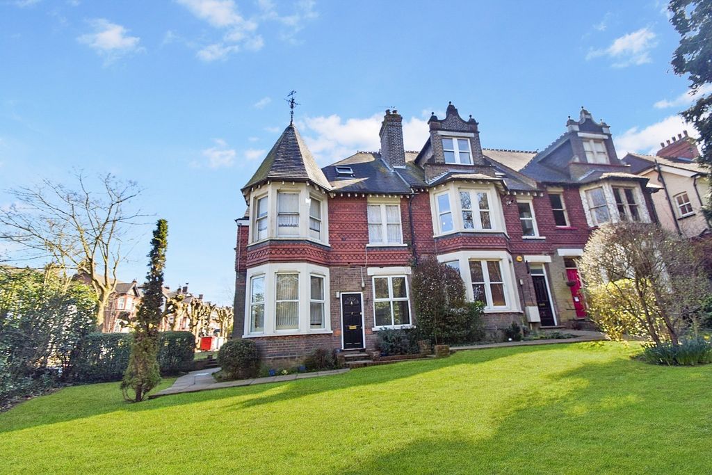 Property photo 1 of 6 5004470