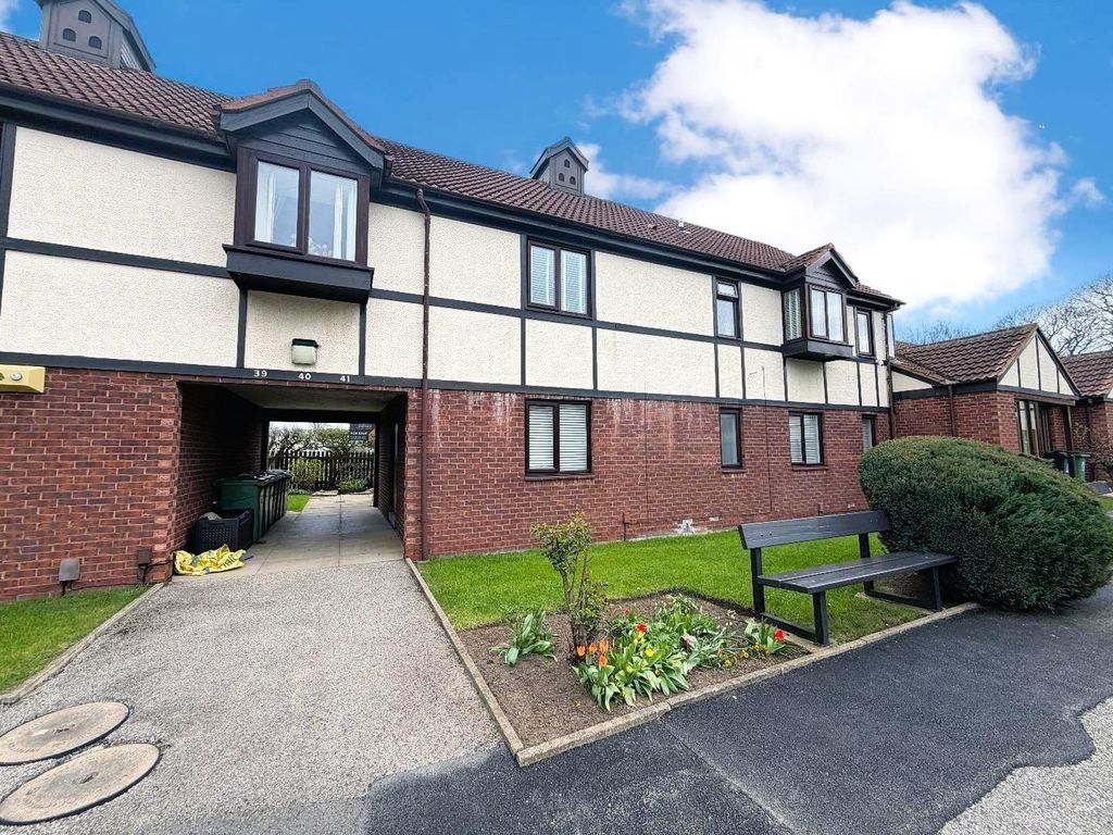 Property photo 1 of 10 External